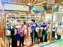 Relawan Sandiaga Latih UMKM Ciamis Olah Ikan Nila Jadi Abon-Brownies