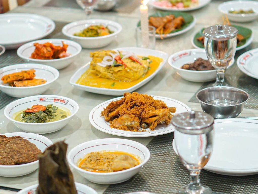 5 Restoran Padang Premium di Jakarta, Buat Makan Siang Habis Gajian