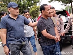 Tangan Terborgol, Eks Walkot Blitar Samanhudi Tiba Polda Jatim