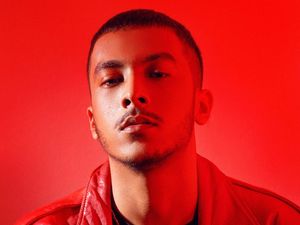 Somebodys Pleasure Jadi Tanda Debut Aziz Hedra