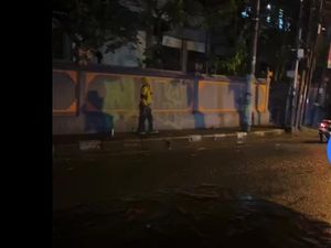 2 Bule Emak-emak Bikin Tegang Kala Niluh Djelantik Tangkap Bule ABG 2 Bule Emak-emak Bikin Tegang Kala Niluh Djelantik Tangkap Bule ABG