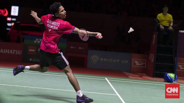 Chico Aura Dwi Wardoyo vs Angus Ng Ka Long Chico Aura Dwi Wardoyo melaju ke final Indonesia Masters 2023 setelah mengalahkan Angus Ng Ka Long dengan angka 17-21, 27-25, 22-20 di Istora Senayan, Jakarta, Sabtu, 28 Januari 2023. (CNN Indonesia/ Adhi Wicaksono)