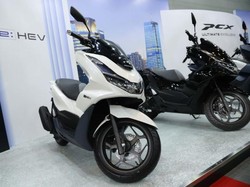 PCX Hybrid Disetop, Honda Ikut Jual Hybrid Murah Ala Yamaha Fazzio?