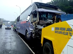 2 Bus dan 1 Minibus Tabrakan Beruntun di Tol Japek, Tak Ada Korban