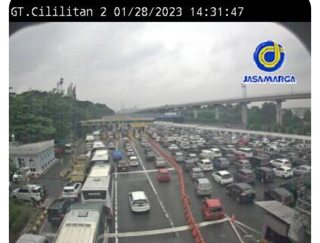 Kemacetan di ruas Tol Jagorawi Sabtu (28/1/2023)-(dok. Travoy)