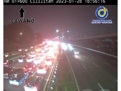 Macet Parah Masih Terjadi di Tol Jagorawi, Sistem Buka Tutup Diterapkan