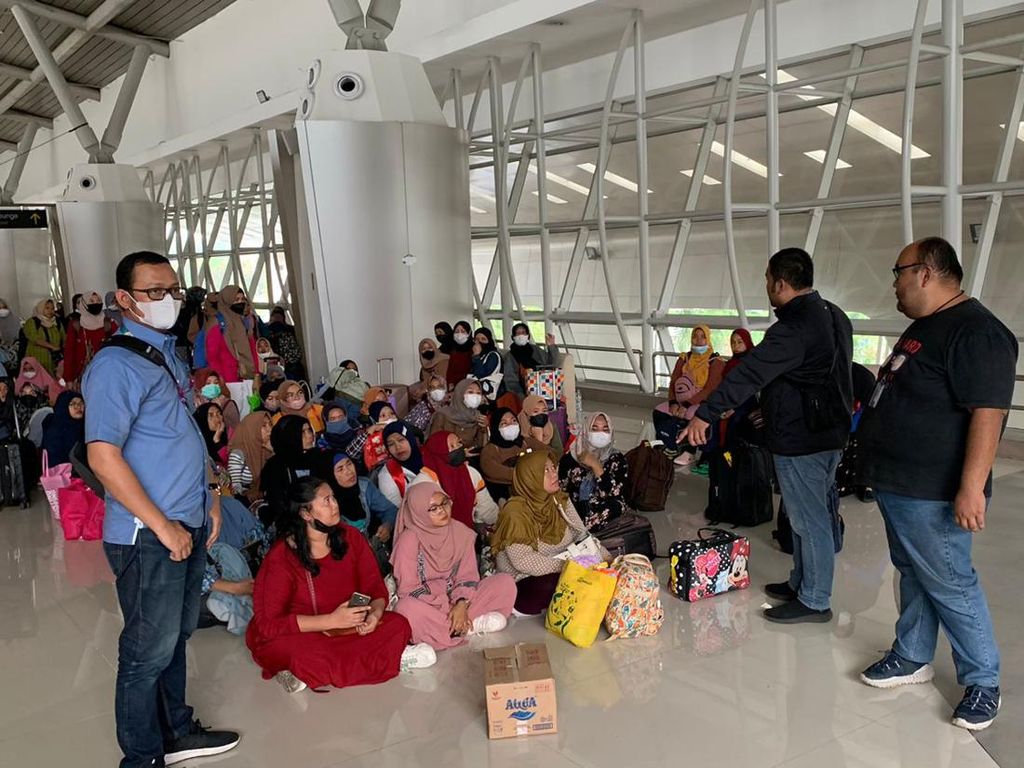 Kena Deh! 87 TKI Ilegal Tujuan Timur Tengah Gagal Berangkat dari Jatim Kena Deh! 87 TKI Ilegal Tujuan Timur Tengah Gagal Berangkat dari Jatim