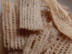 Keripik Batang Pisang Emak-emak Sidoarjo Dijamin Renyah-Lezat, Cobain Yuk!