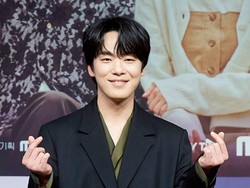 Kim Jung Hyun Singgung Skandal dengan Seo Ye Ji, Tampil Perdana di Publik