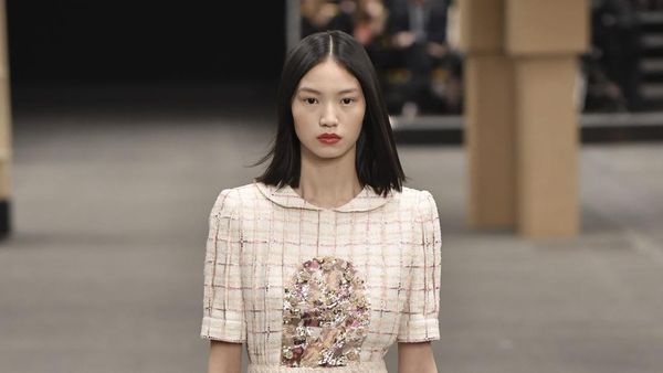 10 Koleksi Busana Chanel Haute Couture Spring/Summer 2023