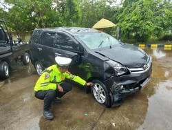 Mobil Protokoler Wagub Jateng Terguling di Tol Batang, Polisi: Korban Nihil