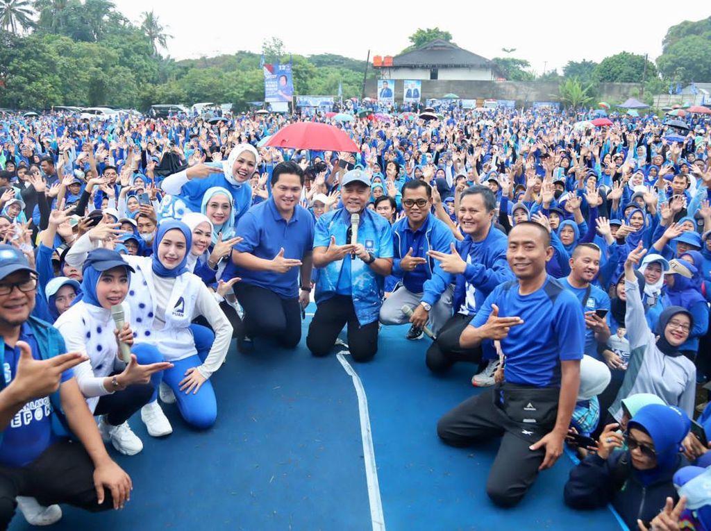 Zulhas & Erick Thohir Meriahkan Senam Sehat PAN di Depok Zulhas & Erick Thohir Meriahkan Senam Sehat PAN di Depok