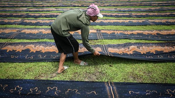 Penjemuran Kain Batik di Sragen Terkendala Cuaca