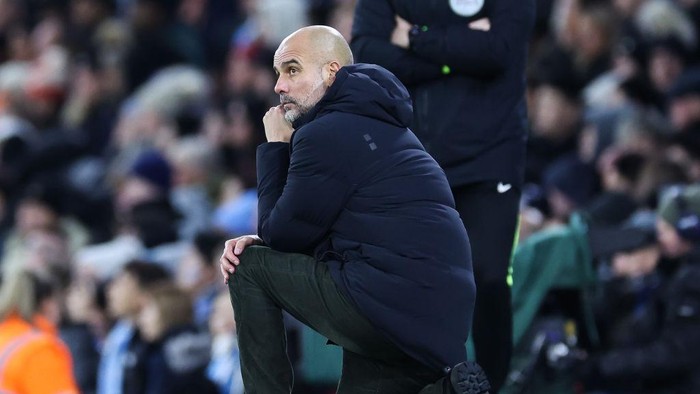 MANCHESTER, ENGLAND - JANUARY 27: Josep Pep Guardiola, manager of Manchester City, looks on during the Emirates FA Cup Fourth Round match between Manchester City and Arsenal at Etihad Stadium on January 27, 2023 in Manchester, England. (Photo by Alex Livesey - Danehouse/Getty Images)