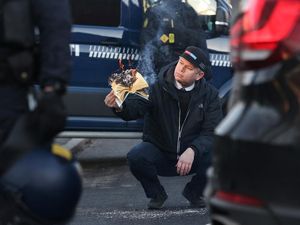 Buntut Panjang Aksi Rasmus Paludan, Ada 3 Al Quran Dirusak di Swedia Buntut Panjang Aksi Rasmus Paludan, Ada 3 Al Quran Dirusak di Swedia