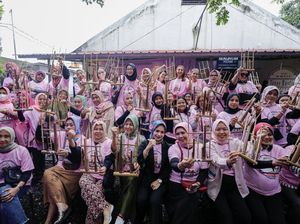 Dukung Musik Lokal, Srikandi Ganjar Gelar Pelatihan Angklung di Bandung