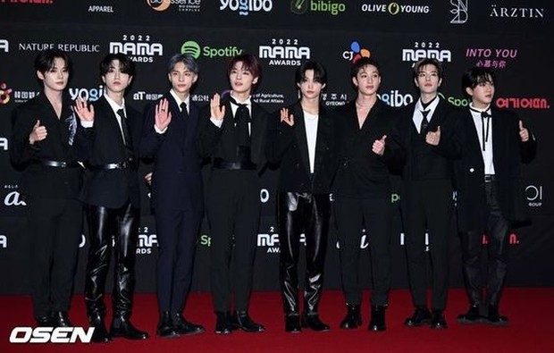 Stray Kids