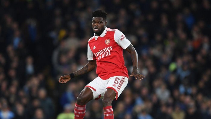 MANCHESTER, ENGLAND - JANUARY 27: Thomas Partey of Arsenal during the Emirates FA Cup Fourth Round match between Manchester City and Arsenal at Etihad Stadium on January 27, 2023 in Manchester, England. (Photo by Stuart MacFarlane/Arsenal FC via Getty Images)