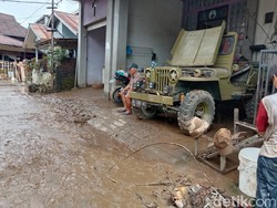 Banjir di Manado Berangsur Surut, Warga Mengungsi Kembali ke Rumah