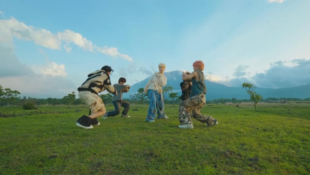 4 Lokasi Wisata di Bali dalam MV 'Sugar Rush Ride' TXT