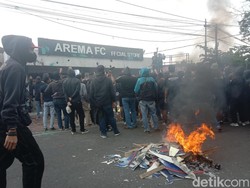 107 Orang Ditangkap Buntut Demo Ricuh di Kantor Arema FC di Malang