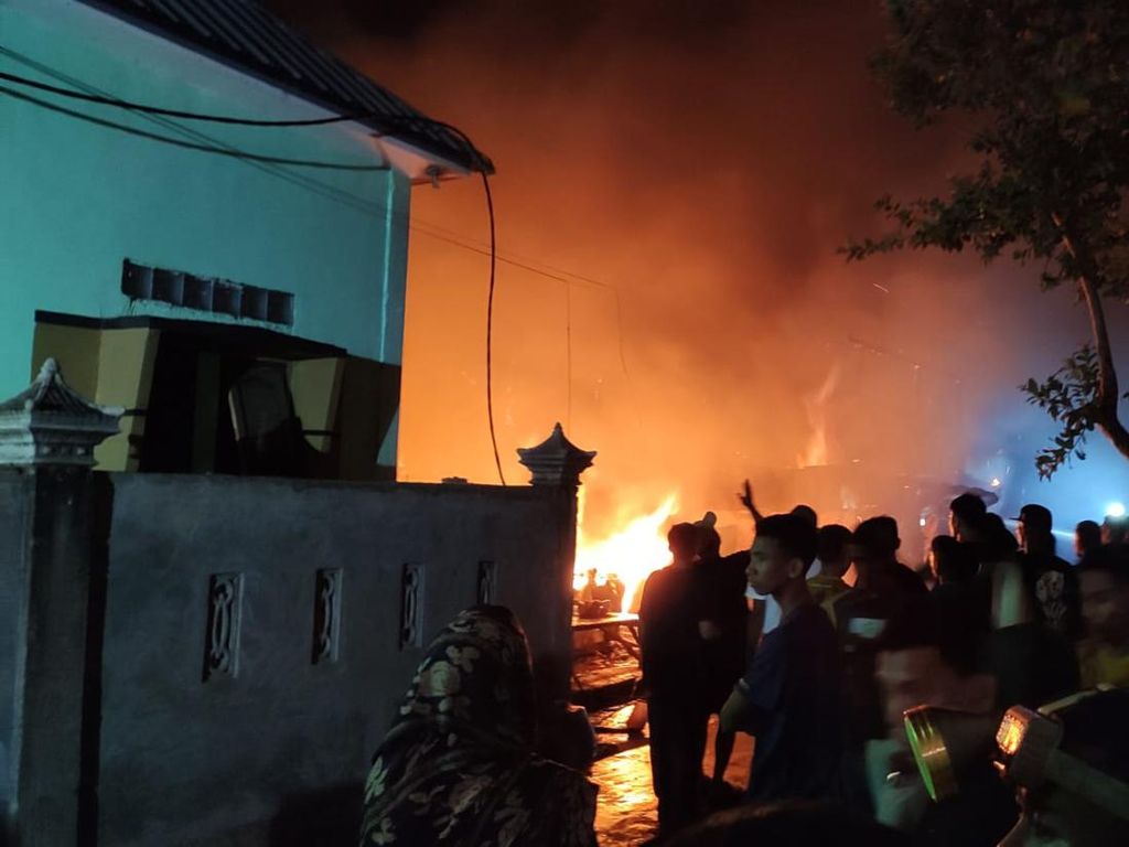 Kebakaran Permukiman Nelayan di Sikka, 5 Orang Kehilangan Rumah