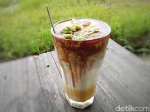 Kopi Susu Khas Cirebon Ini DIracik dengan Tape Ketan Bakung yang Legit Kopi Susu Khas Cirebon Ini DIracik dengan Tape Ketan Bakung yang Legit