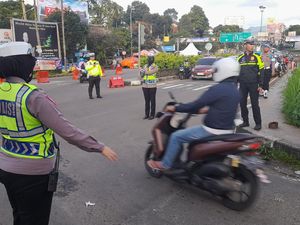 Polisi Terapkan One Way Puncak Arah Jakarta Siang Ini