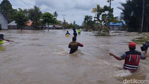 Potret Banjir Luwu Utara gegara Tanggul Sungai Rongkong Jebol