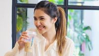 Sah! Mikha Tambayong Menikah, Begini Momennya Saat Asyik Ngopi