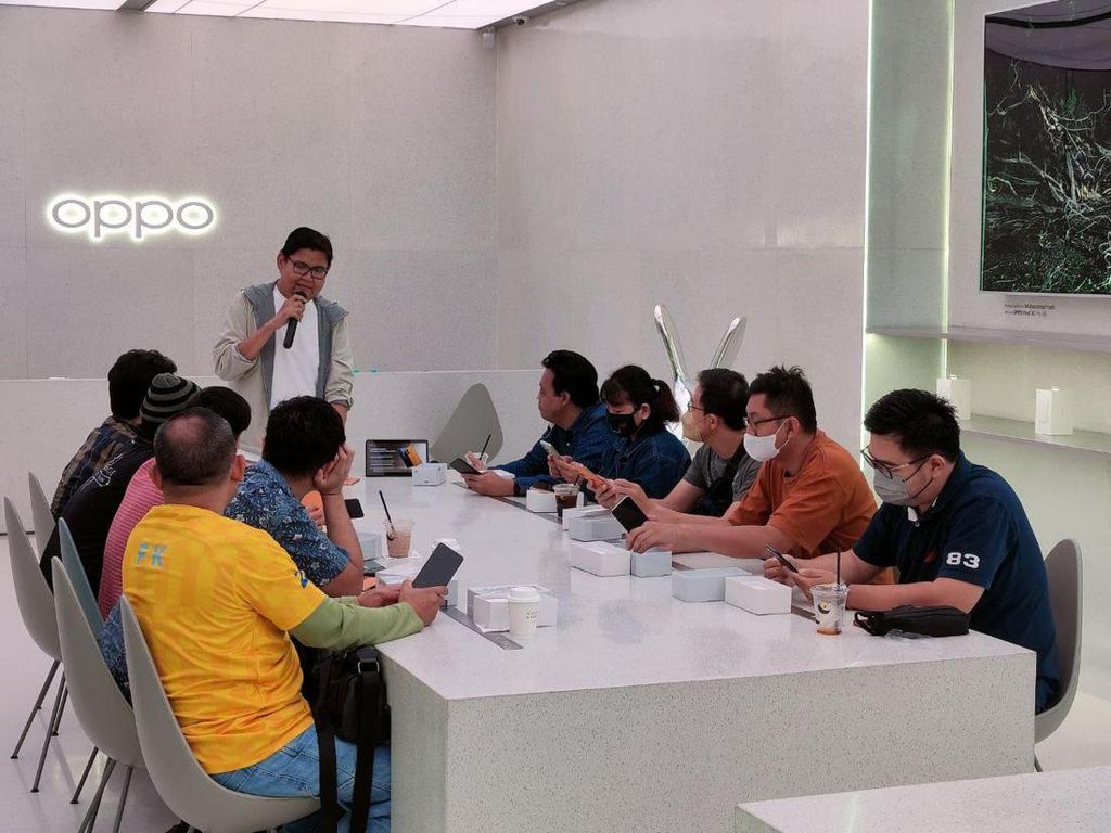 OPPO Undang O-Fans Jajal Reno8 T Series OPPO Undang O-Fans Jajal Reno8 T Series