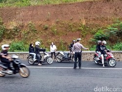 Saat Pemotor di Kuningan Berhamburan Usai Lihat Polisi