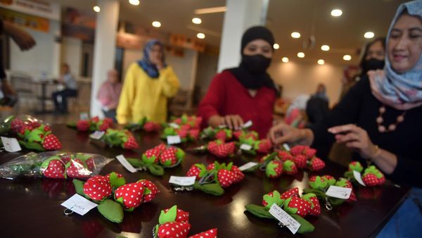 Wow! Begini Hasil Karya Pelatihan Kerajinan Tangan di Bogor