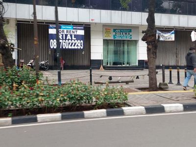 Penampakan Fenomena Kantor-Ruko Kosong di Ibu Kota