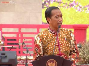 Momen Kocak Jokowi Salaman dengan Kaesang: Bangga Momen Kocak Jokowi Salaman dengan Kaesang: Bangga