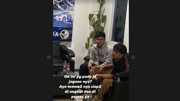 rully zulfikar persita tangerang persis solo liga 1 bri liga 1 2022 suporter persita bus persis solo