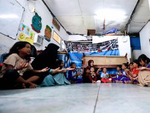 Desi Purwatuning, Tokoh Pendidikan di Jantung Prostitusi Cilincing Desi Purwatuning, Tokoh Pendidikan di Jantung Prostitusi Cilincing