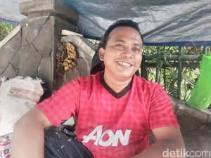 Santoso dan Cuan Empuk dari Sarung Jok di Bandung