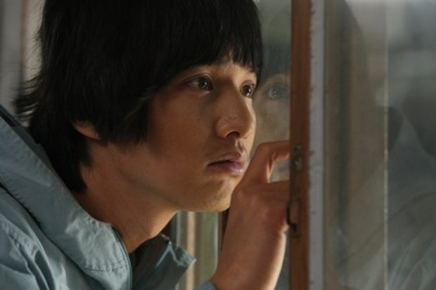 Won Bin di film Mother / Foto: namu.wiki Won Bin di film Mother / Foto: namu.wiki