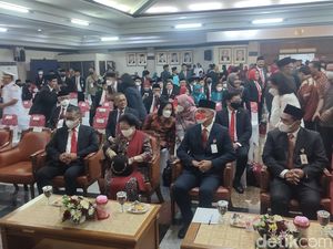 Cerita Ganjar Bupati-Walkot di Jateng Jemput Megawati: Kangen Karo Mbok e