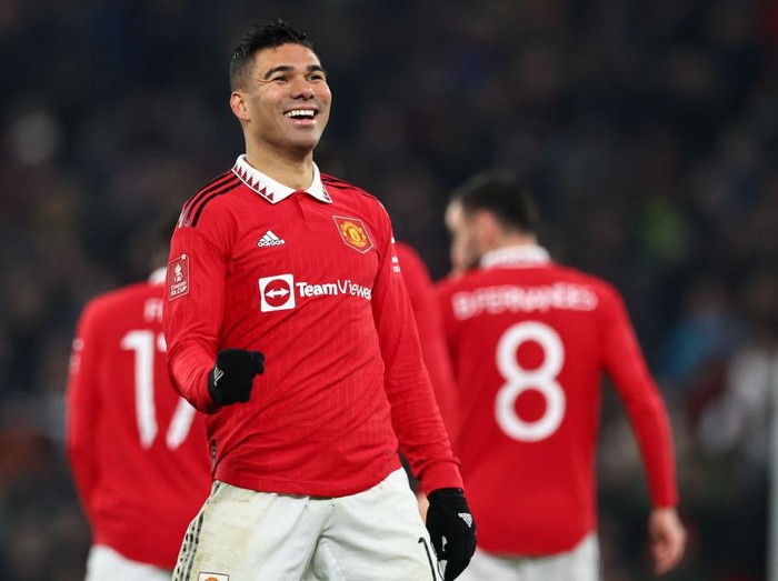 MANCHESTER, ENGLAND - JANUARY 28: Casemiro of Manchester United celebrates after scoring a goal to make it 2-0 during the Emirates FA Cup Fourth Round match between Manchester United and Reading  at Old Trafford on January 28, 2023 in Manchester, England. (Photo by Robbie Jay Barratt - AMA/Getty Images)