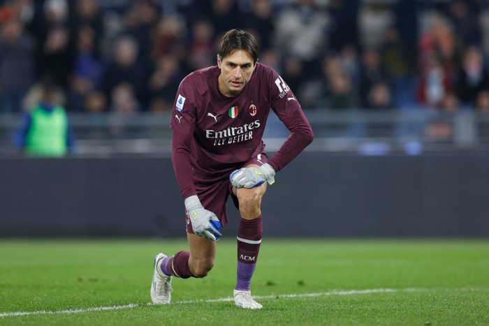 ROME, ITALY - JANUARY 24: Ciprian Tatarusanu of AC Milan looks dejected during the Serie A match between SS Lazio and AC MIlan at Stadio Olimpico on January 24, 2023 in Rome, Italy. (Photo by Matteo Ciambelli/DeFodi Images via Getty Images)
