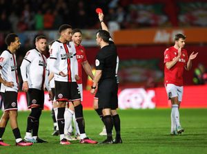 Viral Kartu Merah Bulat, Bikin Penasaran Fans yang Melihat