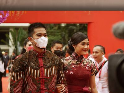 Gaya Serasi Erina dan Kaesang di Perayaan Imlek, Dibikin Kilat Anne Avantie
