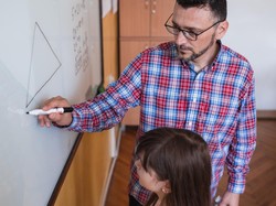 Ketahui Rumus Segitiga Sama Kaki: Luas, Keliling dan Contoh Soal