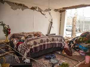 Iran Diguncang Gempa M 5,9, Bangunan Rusak-Dua Orang Tewas Iran Diguncang Gempa M 5,9, Bangunan Rusak-Dua Orang Tewas