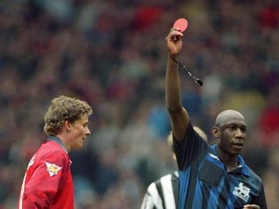 Para Korban Kartu Merah Bulat: Solskjaer, Keane, hingga Jebbison