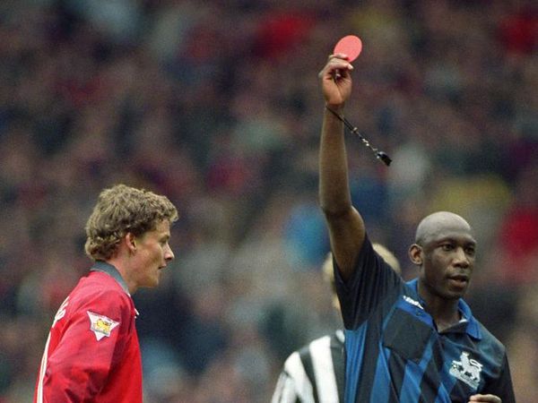 Para Korban Kartu Merah Bulat: Solskjaer, Keane, hingga Jebbison