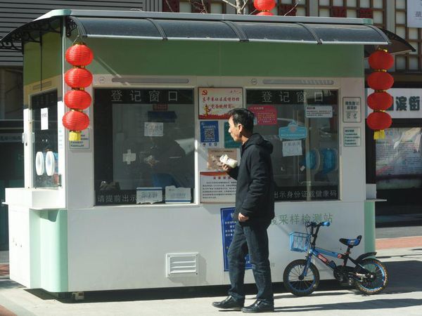 Klinik-Tempat Swab di China Sepi, Pertanda COVID Berakhir?