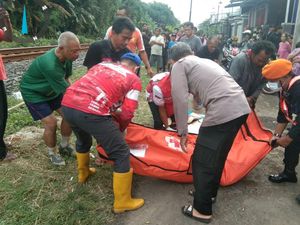 Pasutri di Malang Tewas Tertabrak KA Usai Pulang Belanja ke Pasar Pasutri di Malang Tewas Tertabrak KA Usai Pulang Belanja ke Pasar